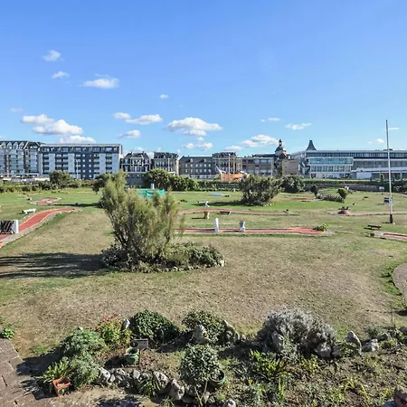 2 Bedroom Amazing In *